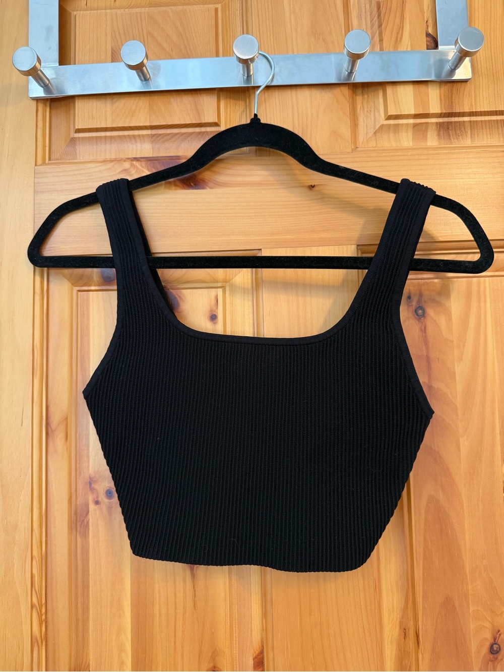 Babaton Black Ribbed Crop Tank
